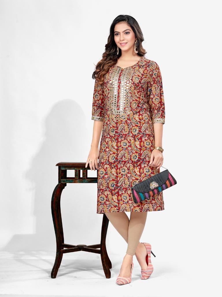 Cultural Splendor: The Beauty of Traditional Ethnic Dresses – Inayakhan Shop